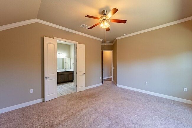 Building Photo - Charming Cedar Park Retreat: 3-Bedroom Home with Versatile Features and Community Amenities