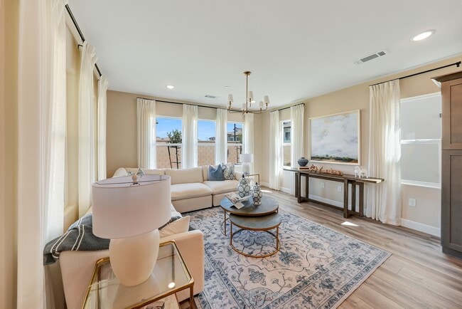 Building Photo - 143 N Un St