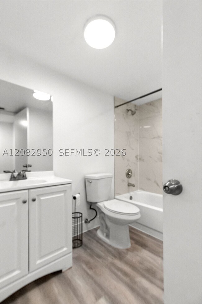 Building Photo - 8100 Geneva Ct