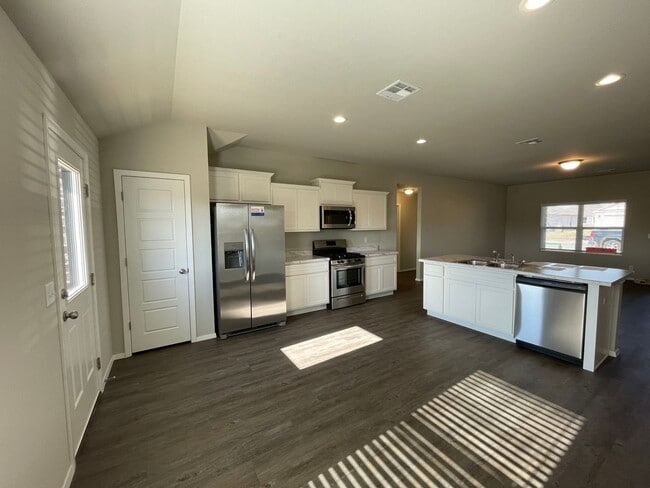 Building Photo - *NOW PRELEASING!* Four Bedroom | Two Bath Home in Bixby