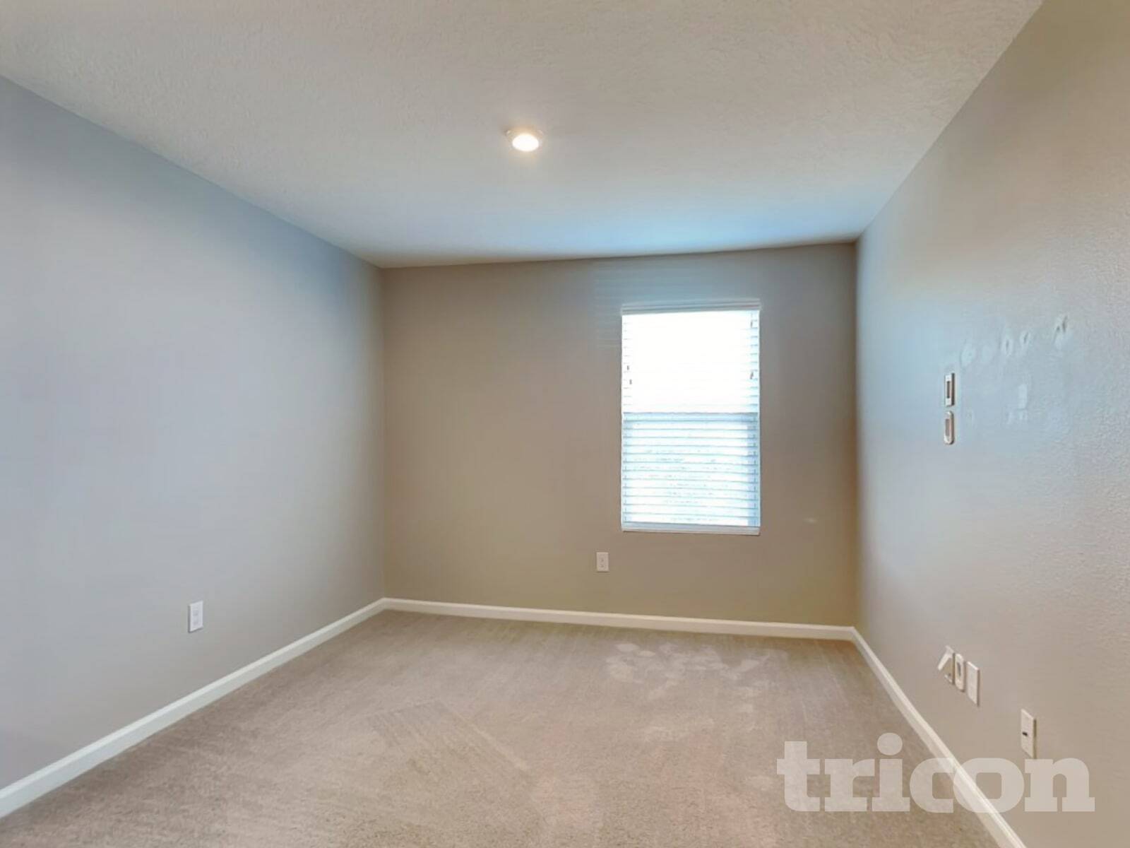 Building Photo - 1008 Talon Ln