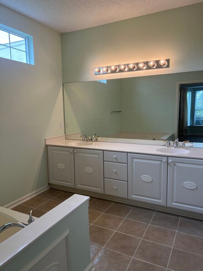 Building Photo - Beautifully Maintained Sun City Home!
