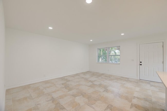 Building Photo - 372 Piedmont H