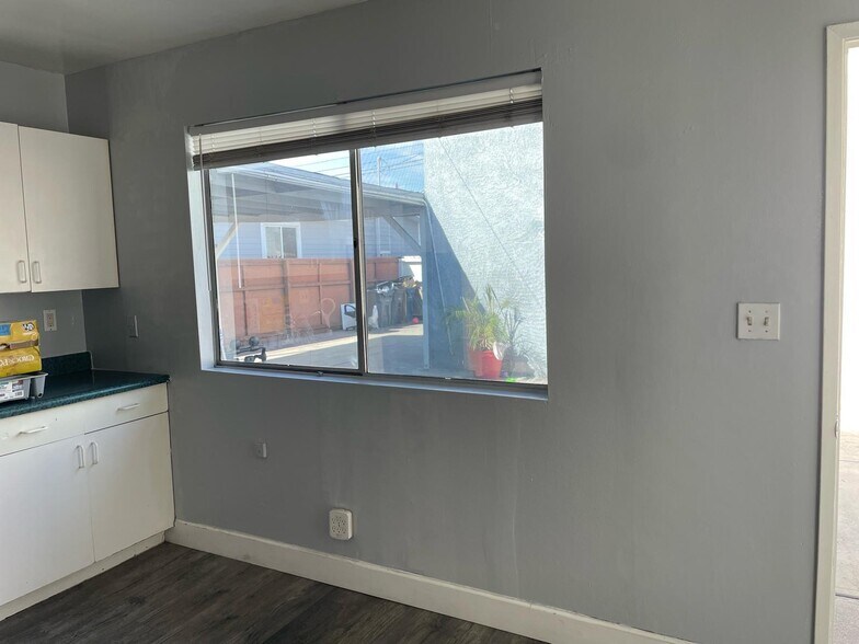 Building Photo - 1218 Marine Ave