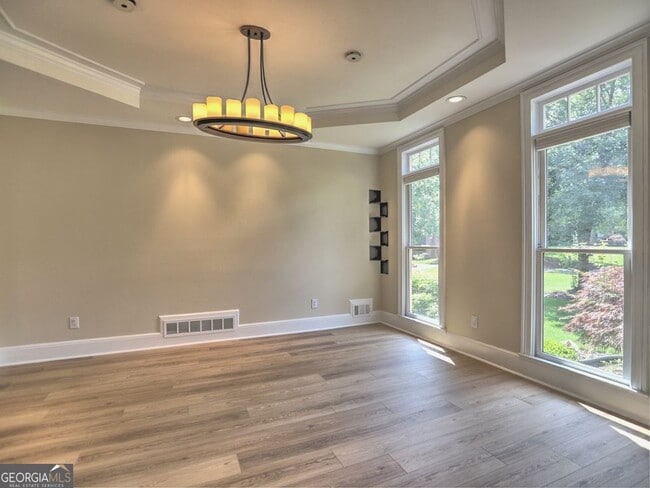 Building Photo - 3237 Waldwick Way SE