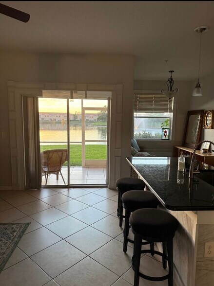 Building Photo - 3572 Parkridge Cir