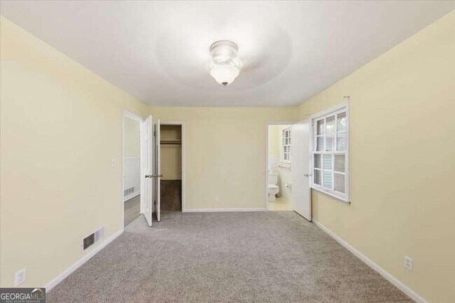 Building Photo - 8435 E Campbellton St