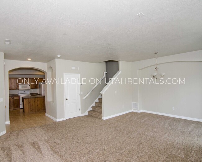Building Photo - 1054 W 70 N