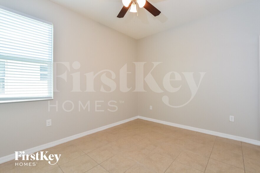 Building Photo - 1511 Angler Avenue