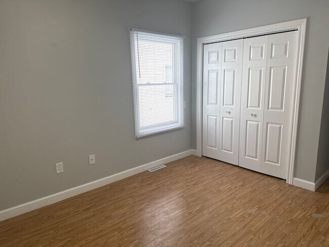 Building Photo - 622 Garvey Ln