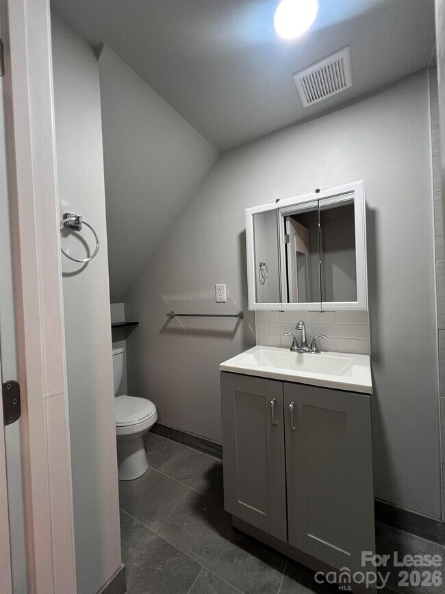 Building Photo - 1117 Mineral Springs Rd