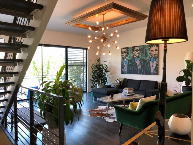 Building Photo - 465 Garden St