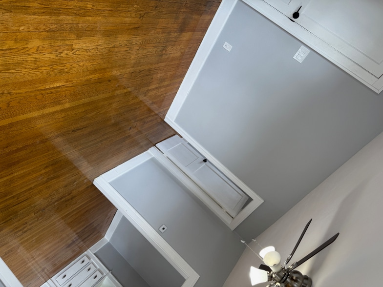 Building Photo - 73 Elmdale St