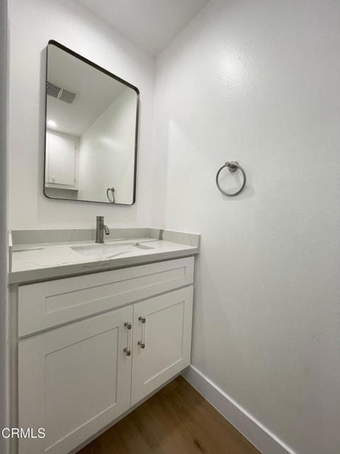 Building Photo - 208 E Surfside Dr