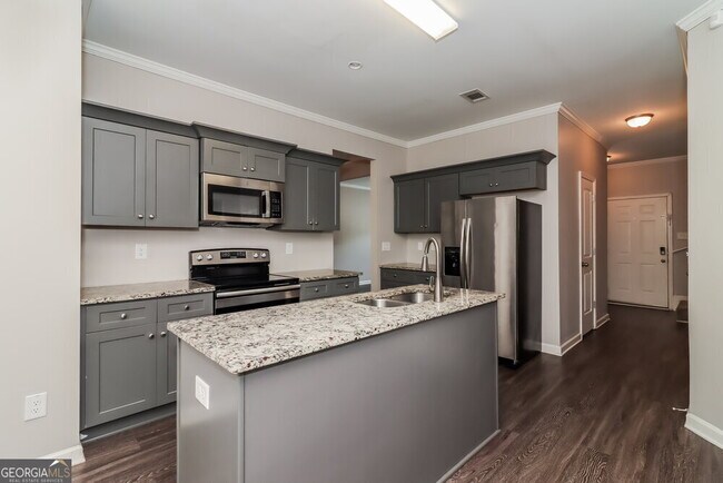 Building Photo - 412 Fieldcrest Dr