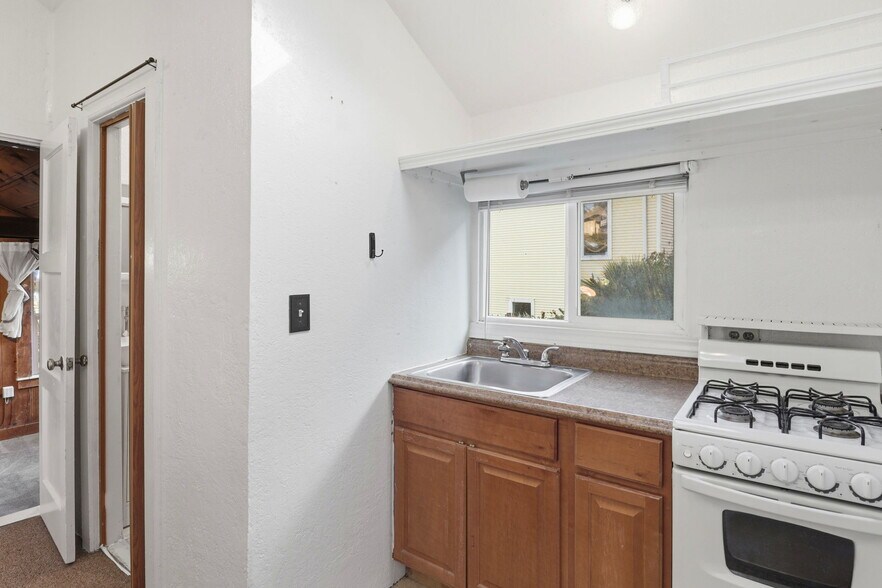 Building Photo - 500 Humboldt Rd