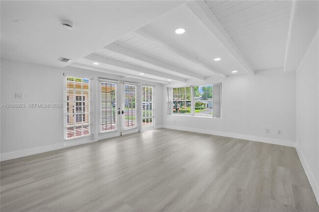 Building Photo - 2555 Nassau Ln
