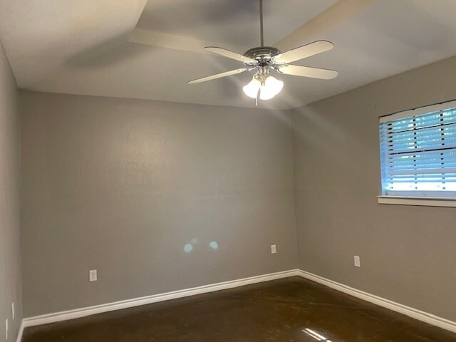 Building Photo - 11540 Dugat Rd