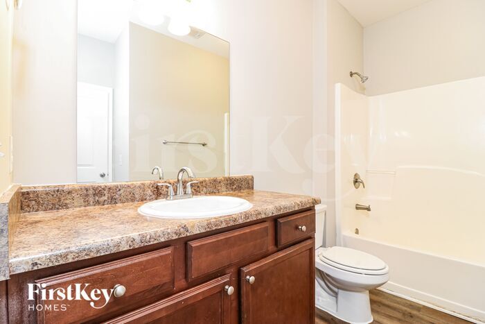 Building Photo - 979 Treymont Way