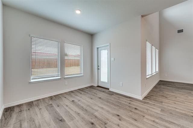 Building Photo - 1600 Bleriot Ct