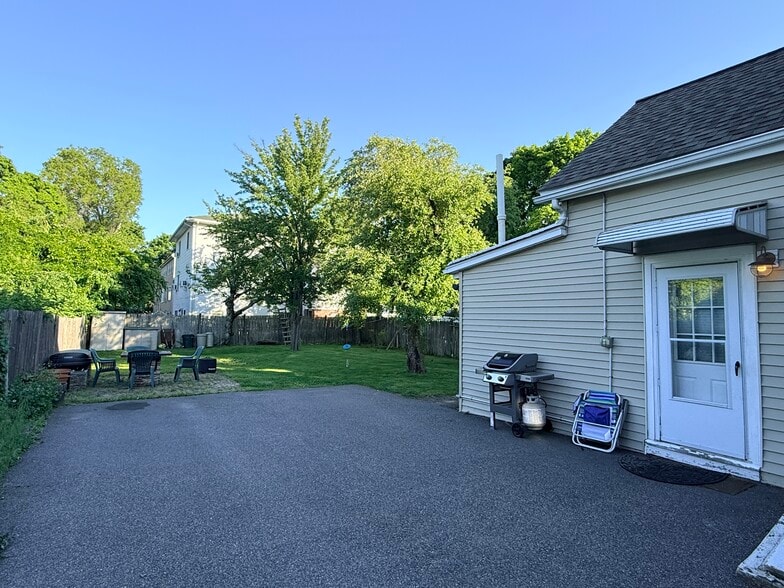 Driveway and backyard - 15 Cottage Ct