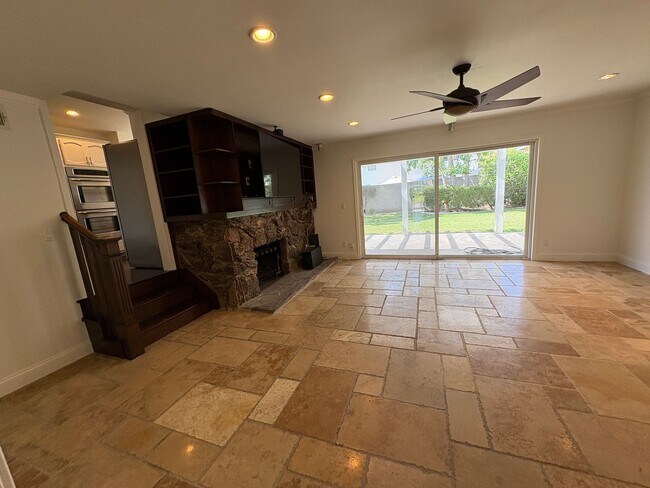 Building Photo - Spacious House - 2 stories - 4 Bedrooms + 2.5 Baths & large 2 car garage