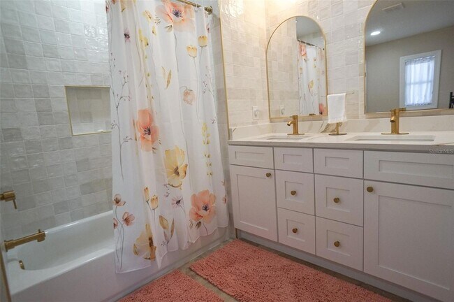 Building Photo - 929 Lantana Ave