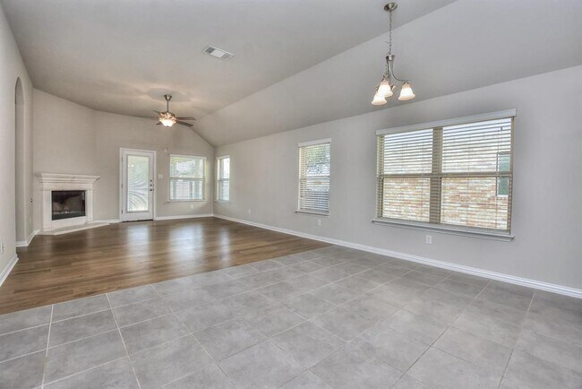 Building Photo - 409 Bluehaw Dr