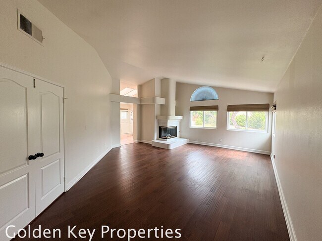 Building Photo - Welcome home to this spacious 4-bedroom, 3-bath home located in the Rancho Del Oro Community!