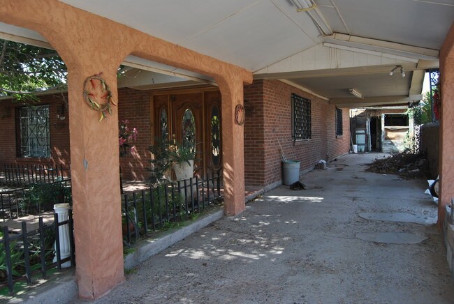 Building Photo - 106 Mesa Verde Dr