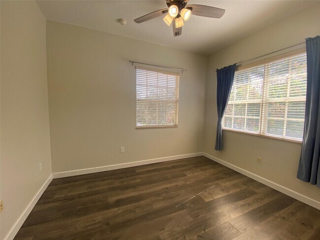 Building Photo - 8203 NW 128th Ln