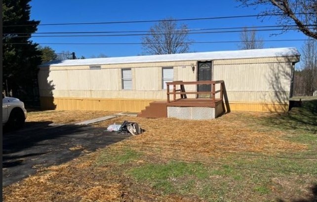 Primary Photo - 124 Zina Ln