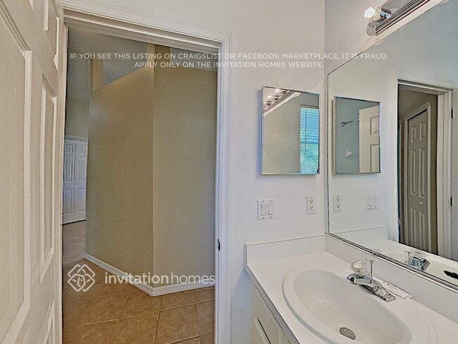 Building Photo - 945 Pickfair Terrace