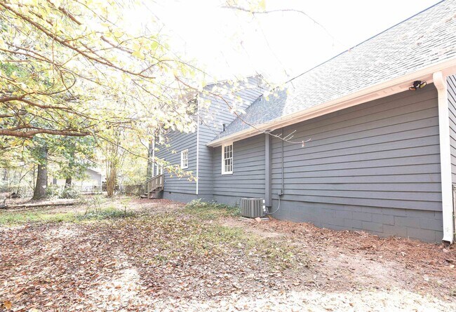 Building Photo - 25 Elberta Dr