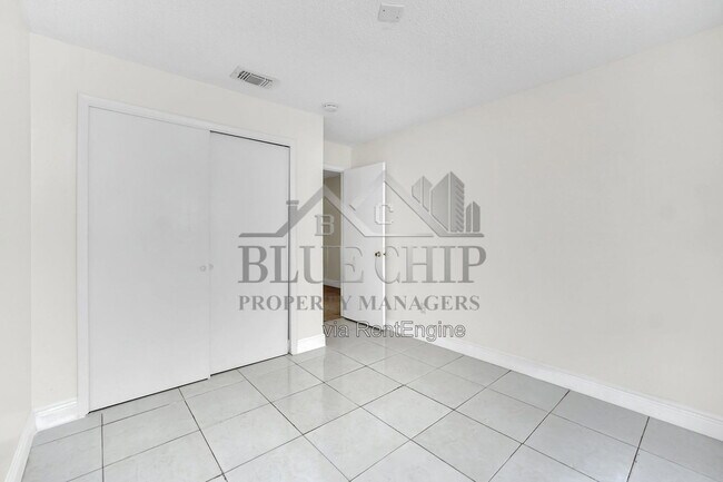 Building Photo - 5322 Jade St
