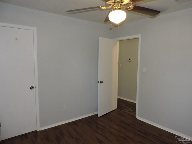 Building Photo - 7820 Oak Forest Pl