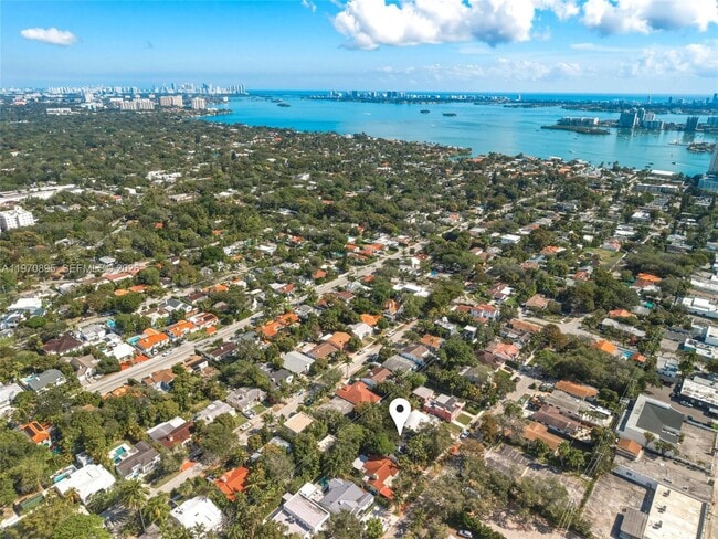 Building Photo - 751 NE 80th St