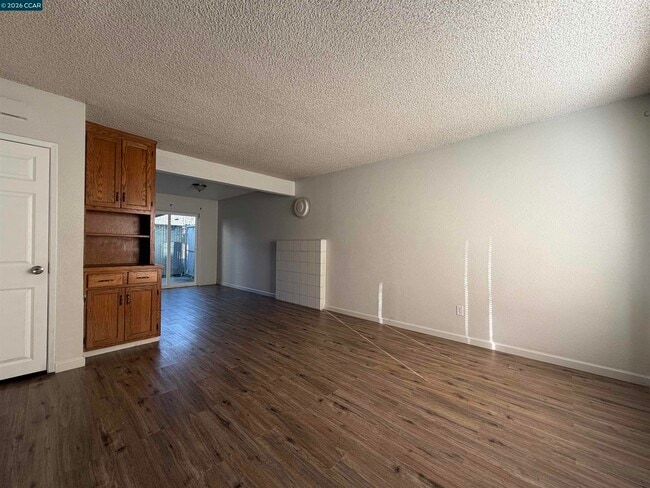 Building Photo - 1648 W N Bear Creek Dr