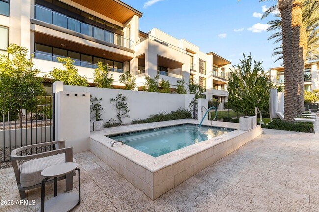 Building Photo - 6587 N Palmeraie Blvd