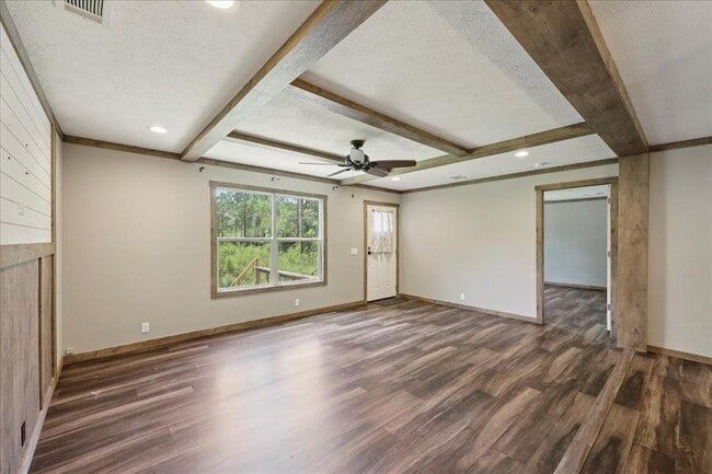 Building Photo - 13585 Mesa Dr