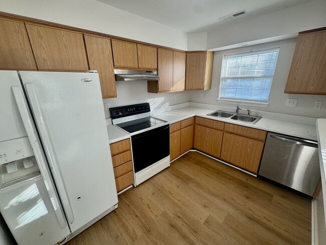 Building Photo - 1562 Indiana Ave