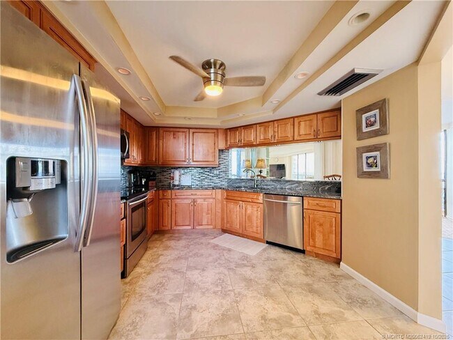 Building Photo - 9500 S Ocean Dr