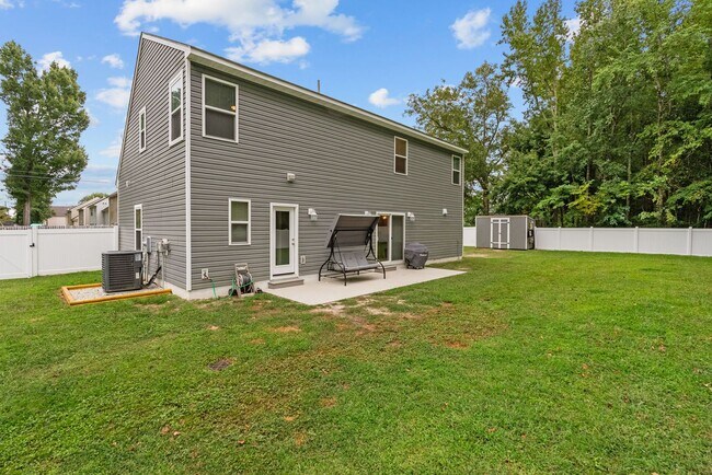 Building Photo - Charming 3-Bedroom Home in Suffolk!
