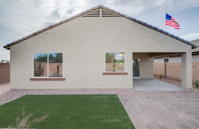 Building Photo - 1740 E Fontana Dr