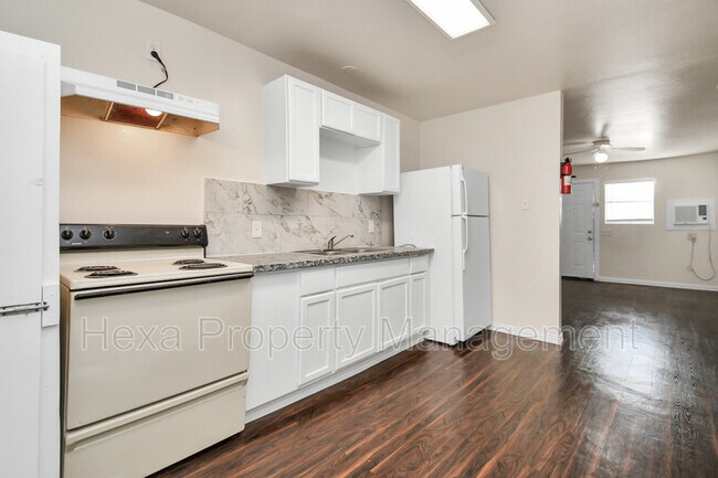 Building Photo - 4207 Phlox St