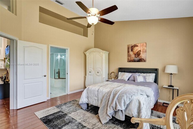 Building Photo - 1632 SW Harbour Isles Cir