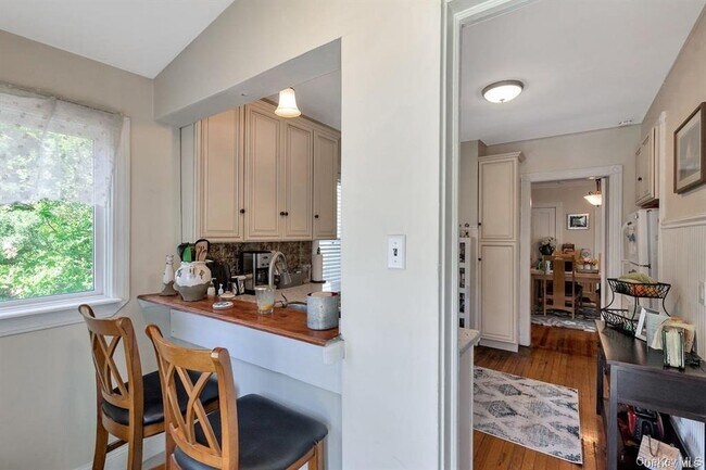 Building Photo - 26 Burtis Ave