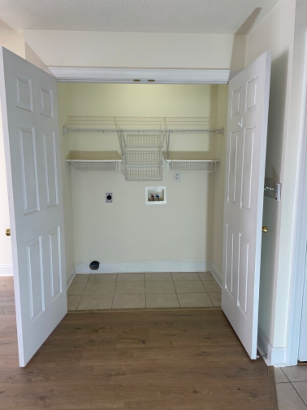 Building Photo - 1016 Hickory Dr