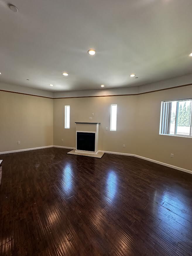 Building Photo - 14233 Tiara St