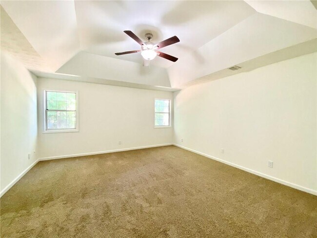 Building Photo - 640 Suwanee Lakes Cir NW